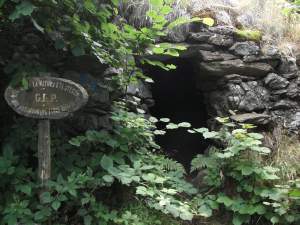 Xtrallusion photo library of independent, self-guided walking and sightseeing holidays in Italy. Pictures, images, photos and photographs taken along the way of this 1-day walking itinerary, to give you a visual impression of the day's walk.